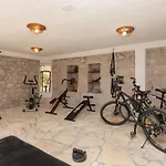 Vito - With Heated Pool, Whirlpool, Gym Sarici (Split-Dalmatia)