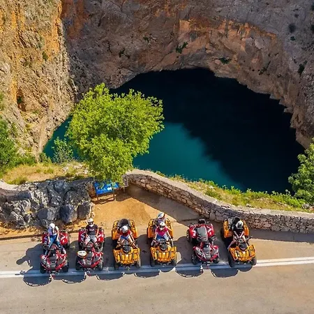 Vito - With Heated Pool, Whirlpool, Gym Nyaraló *