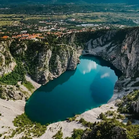 Vito - With Heated Pool, Whirlpool, Gym Nyaraló Sarici (Split-Dalmatia)