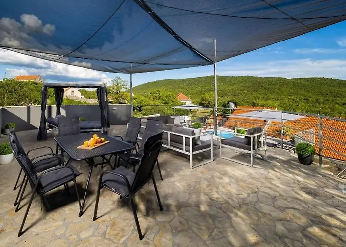 Vito - With Heated Pool, Whirlpool, Gym Casa de Férias