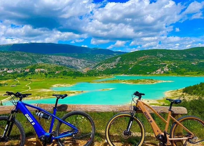 Tatil Evi Vito - With Heated Pool, Whirlpool, Gym Sarici (Split-Dalmatia)