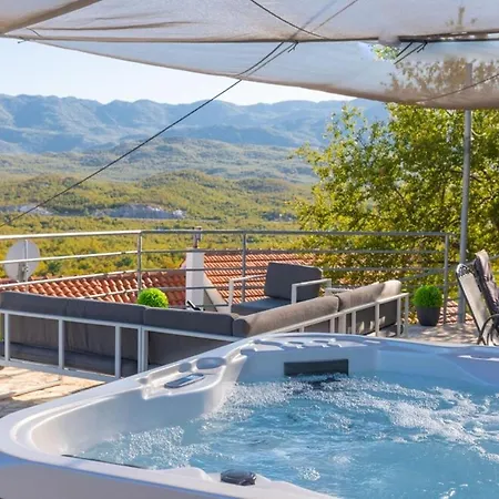 Vito - With Heated Pool, Whirlpool, Gym