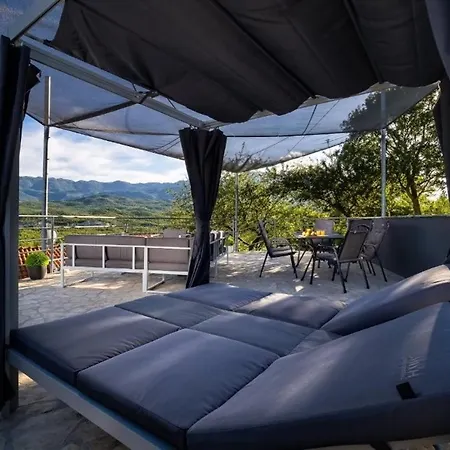 Vito - With Heated Pool, Whirlpool, Gym Holiday home