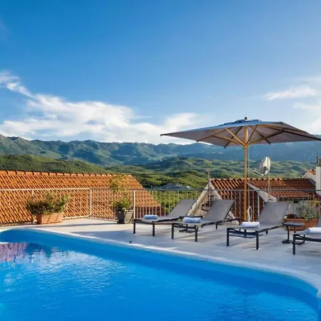 Vito - With Heated Pool, Whirlpool, Gym * Sarici (Split-Dalmatia)